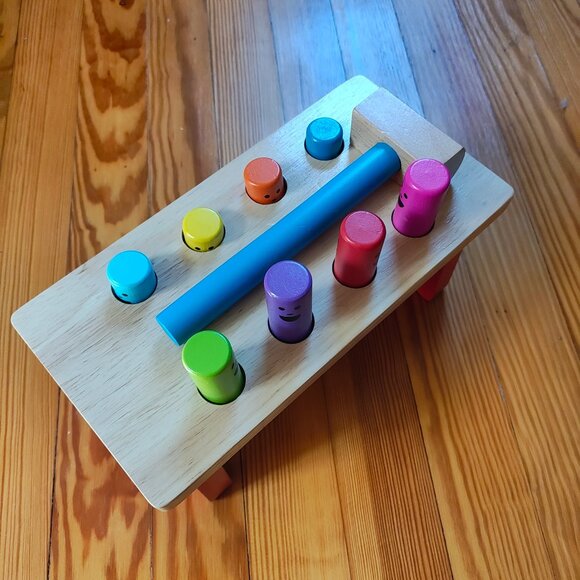 Melissa and Doug - Deluxe Pounding Bench - Picture 2 of 5
